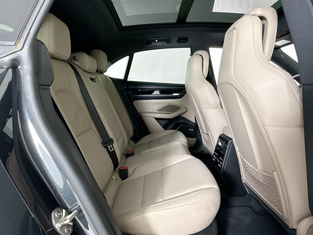 Certified 2024 Porsche Macan 4 Electric AWD/4WD image 15