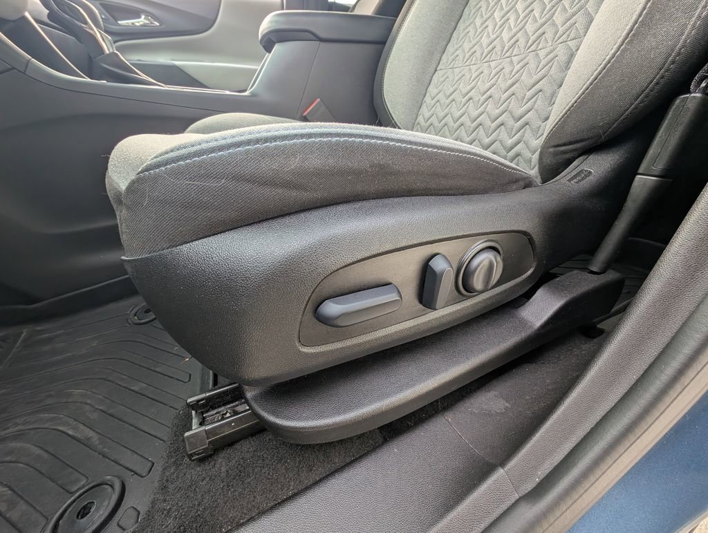 Used 2024 Chevrolet Equinox LS w/ LS Convenience Package image 33