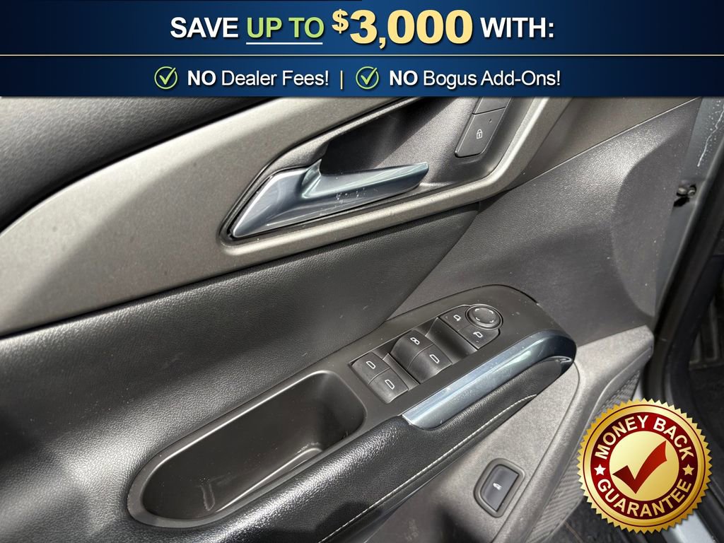 Used 2024 Chevrolet Traverse LT image 16