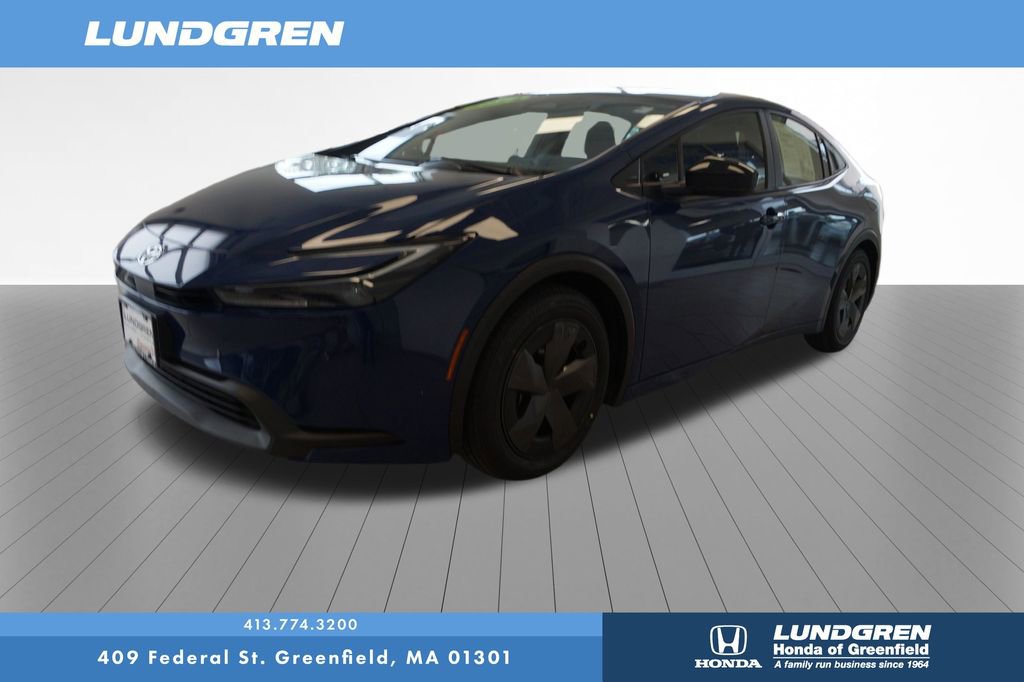 Used 2024 Toyota Prius LE image 3