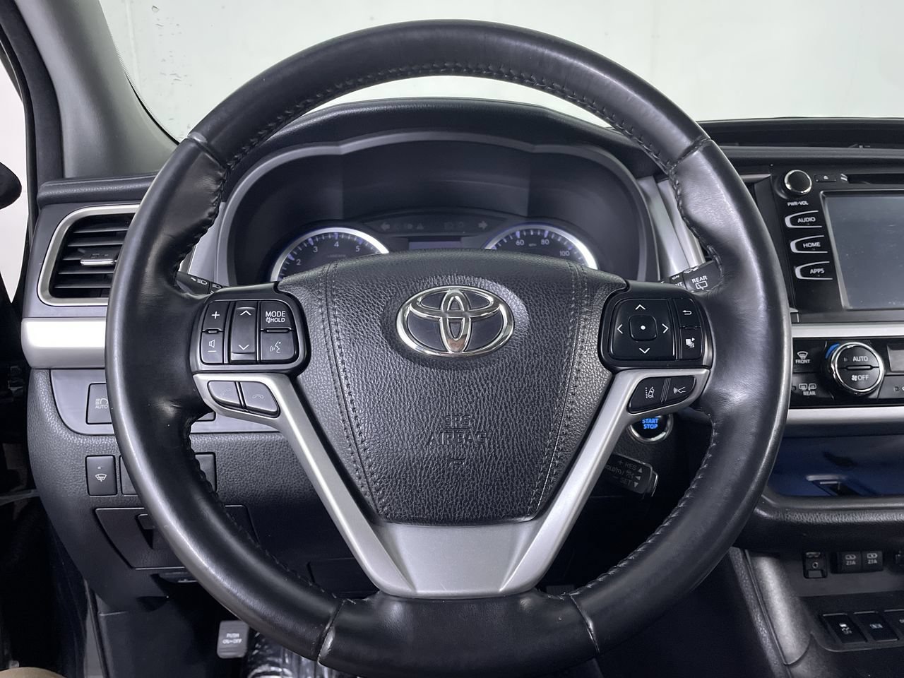 Used 2018 Toyota Highlander SE w/ Protection Package #3 AWD/4WD image 13