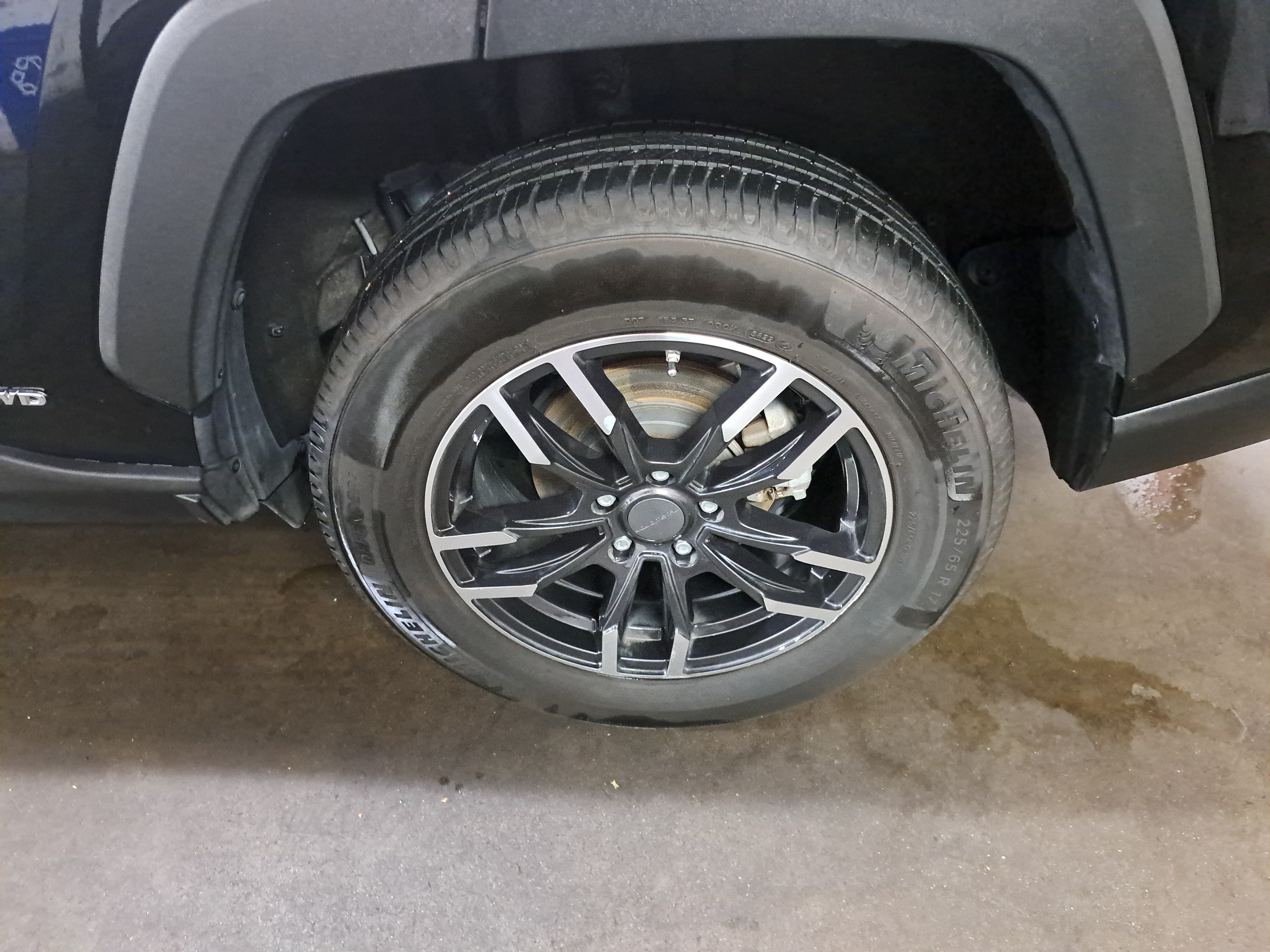 Used 2019 Toyota RAV4 XLE AWD/4WD image 34