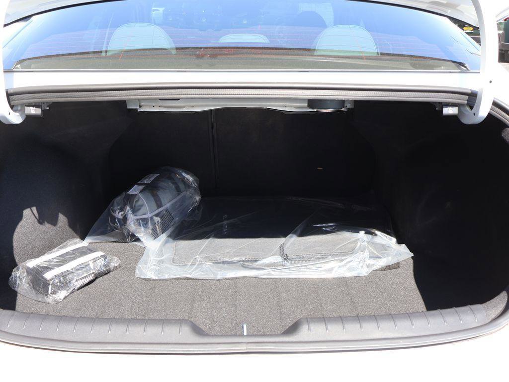 New 2026 Hyundai Elantra Limited image 9