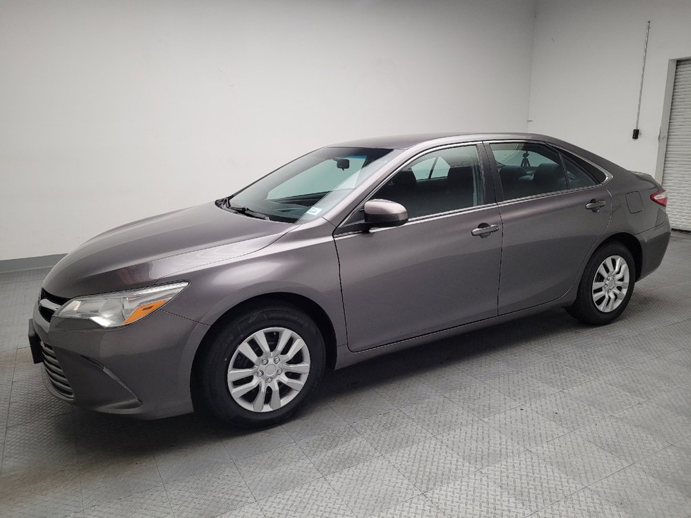 Used 2015 Toyota Camry LE FWD image 2