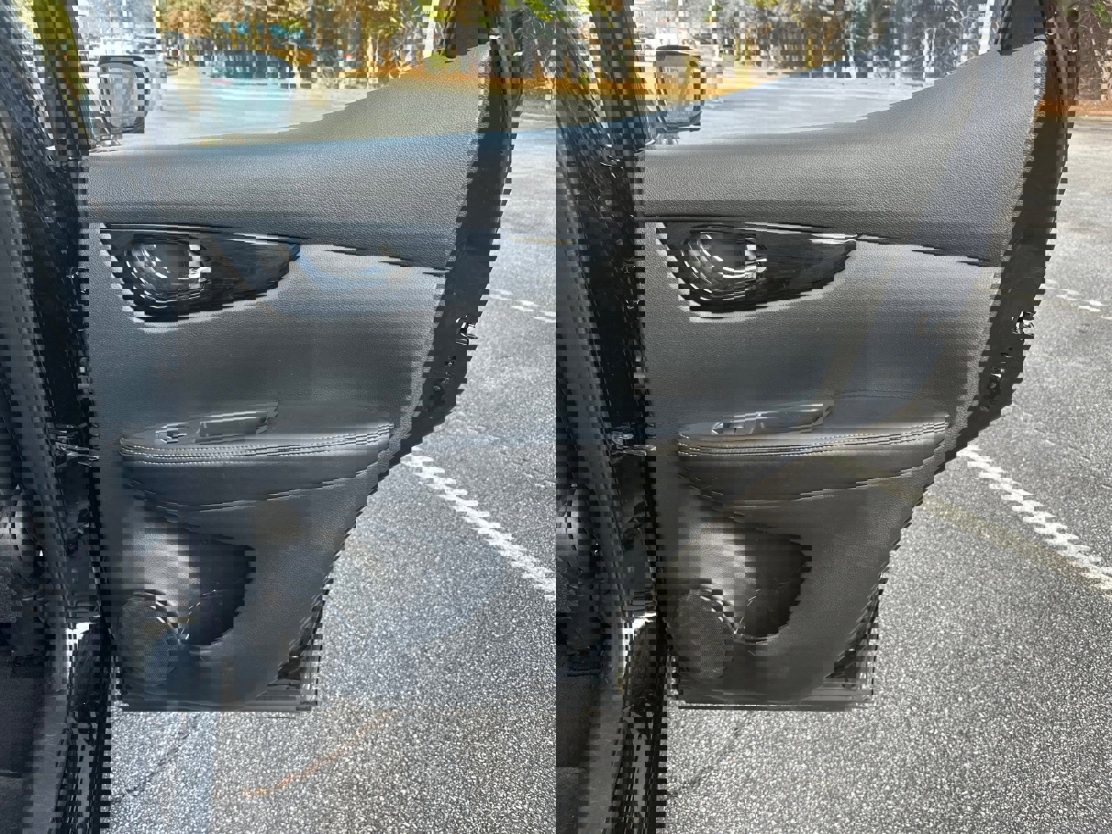 Used 2021 Nissan Rogue Sport SV w/ Technology Package image 16