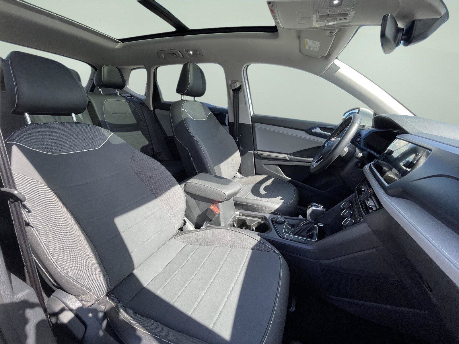 Used 2024 Volkswagen Taos SE w/ Panoramic Sunroof Package AWD/4WD image 24