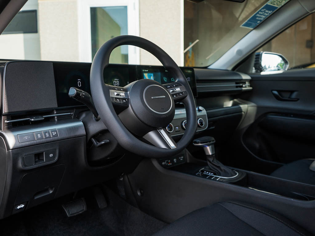 New 2026 Hyundai Kona SE image 17