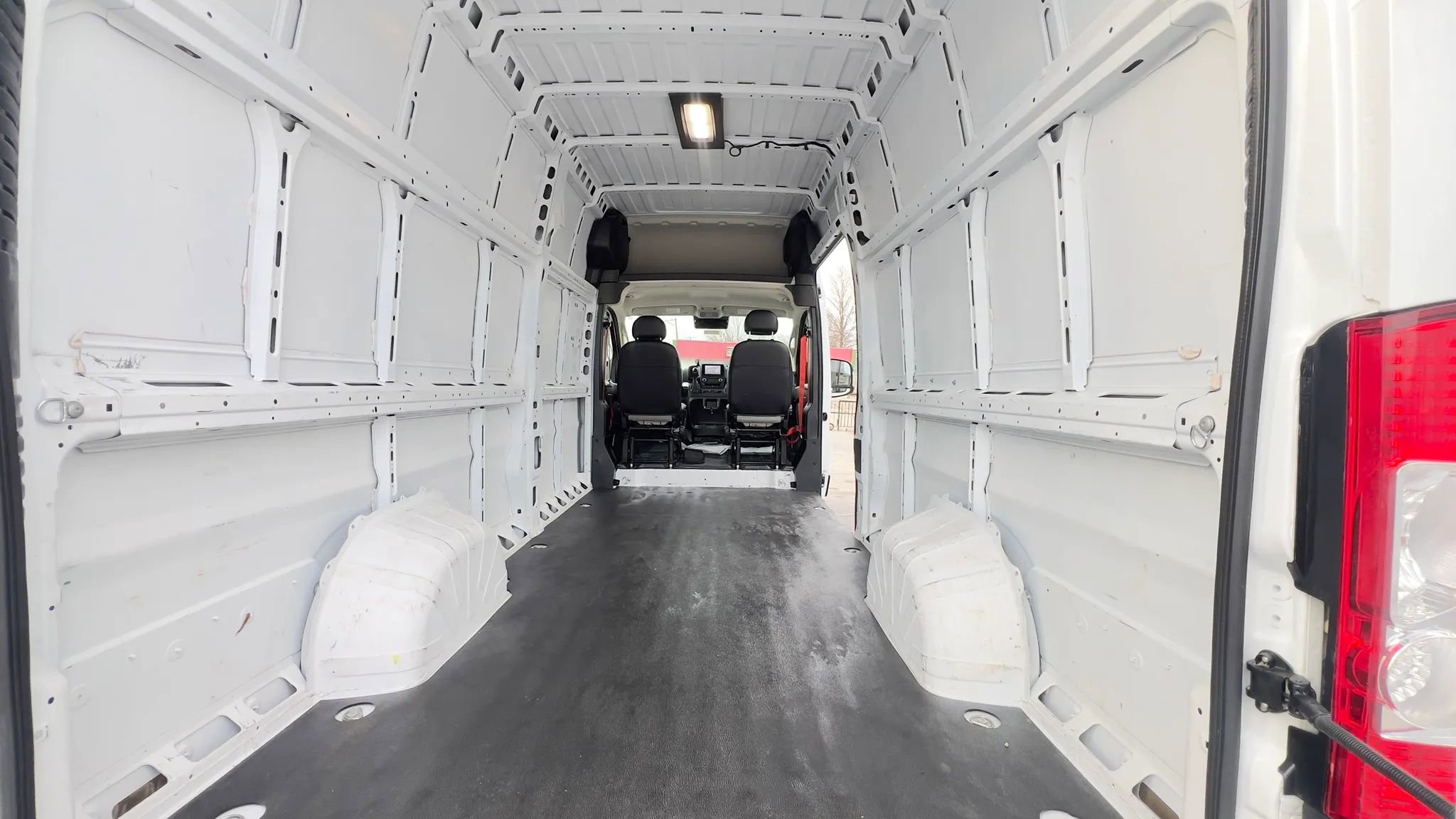 Used 2023 RAM ProMaster 3500 w/ Lane Management Group FWD image 15