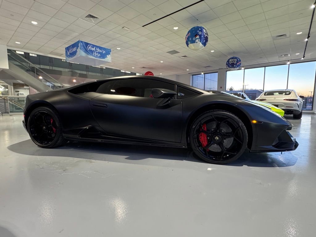 Used 2020 Lamborghini Huracan EVO image 6