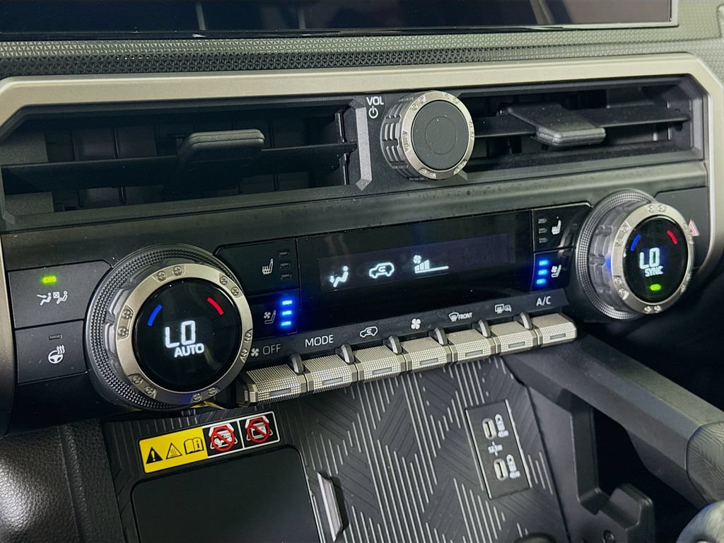 Certified 2025 Toyota 4Runner Limited AWD/4WD image 8