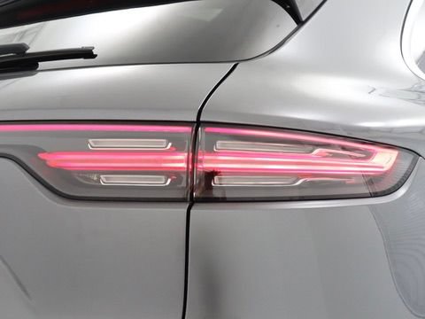 Used 2023 Porsche Cayenne AWD/4WD image 11
