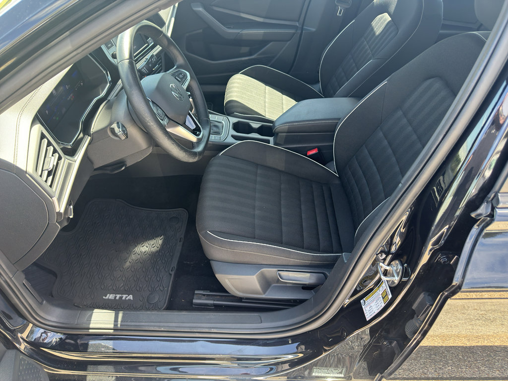 Used 2022 Volkswagen Jetta Sport FWD image 14