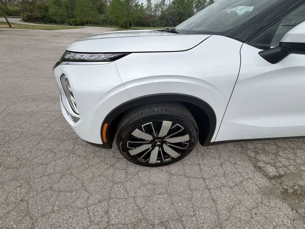 New 2026 Mitsubishi Outlander SE AWD/4WD image 10