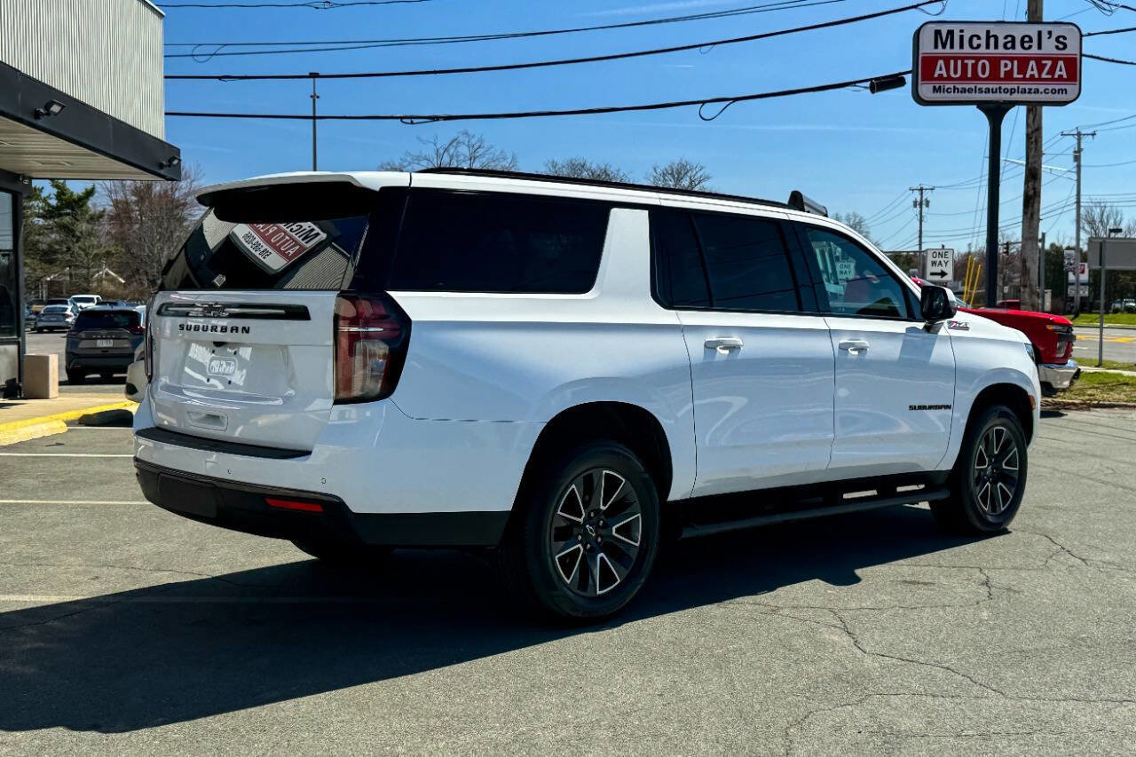 Used 2022 Chevrolet Suburban Z71 w/ Luxury Package AWD/4WD image 4