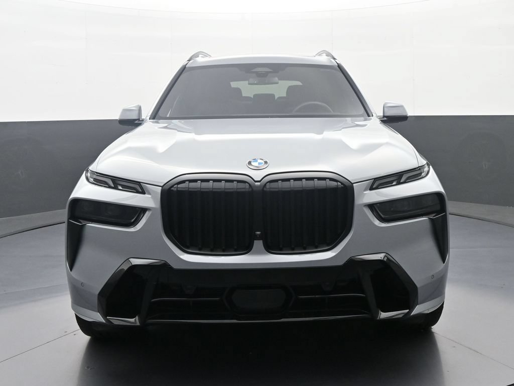 Used 2026 BMW X7 xDrive40i w/ M Sport Package AWD/4WD image 2