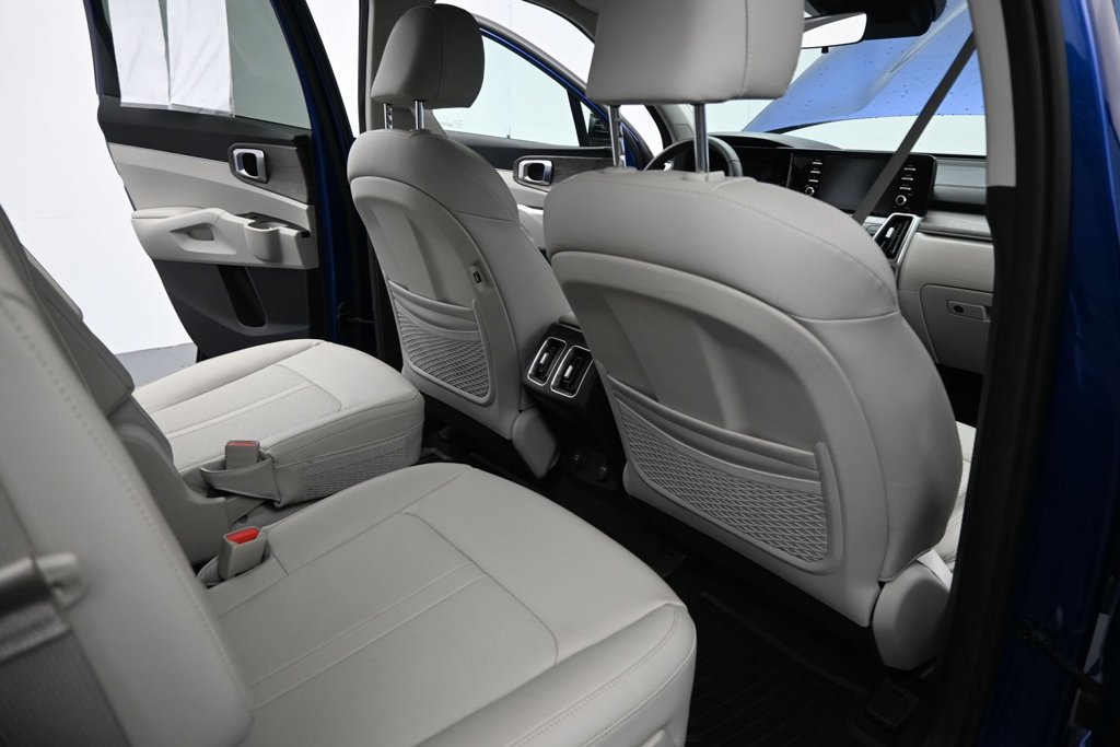 Certified 2021 Kia Sorento EX w/ Panoramic Sunroof Package FWD image 20