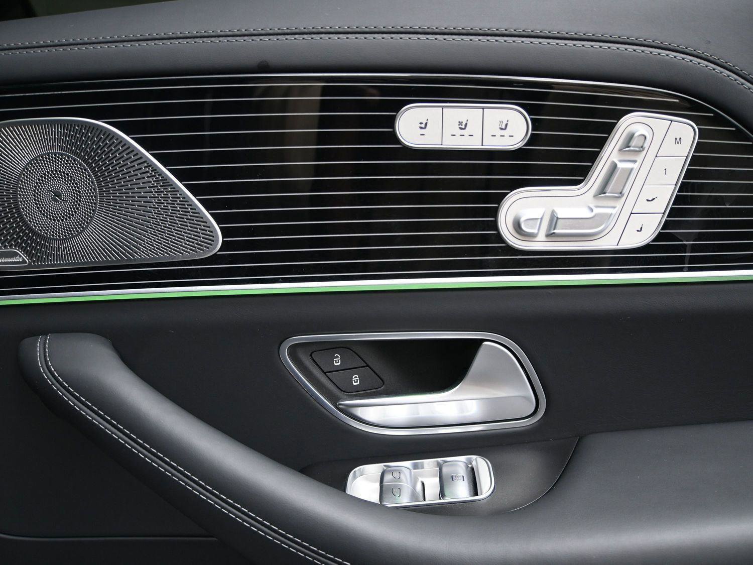 Used 2024 Mercedes-Benz Maybach GLS 600 4MATIC image 27