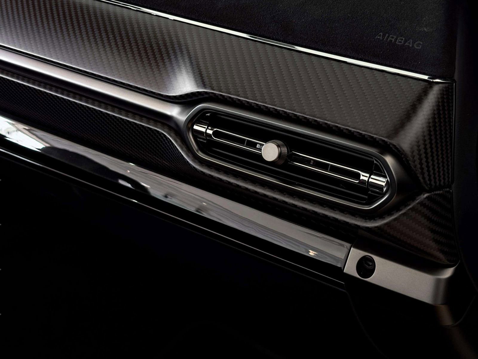 New 2026 Aston Martin V8 Vantage S image 35