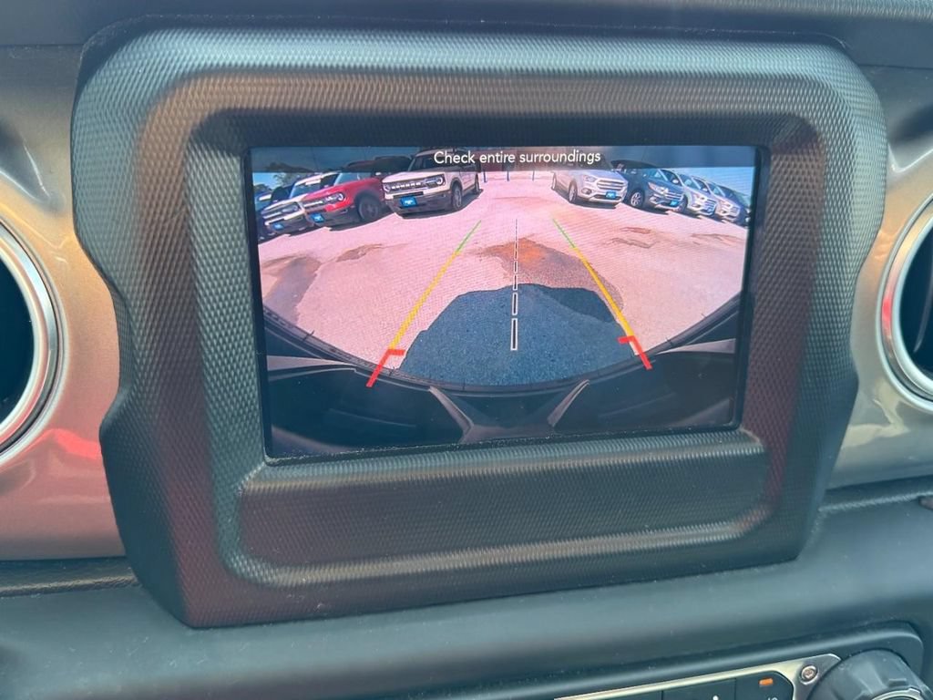 Used 2019 Jeep Wrangler Unlimited Sahara AWD/4WD image 20