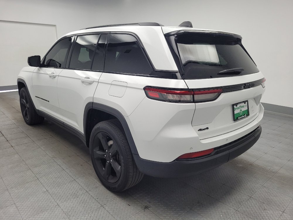 Used 2023 Jeep Grand Cherokee Altitude AWD/4WD image 5