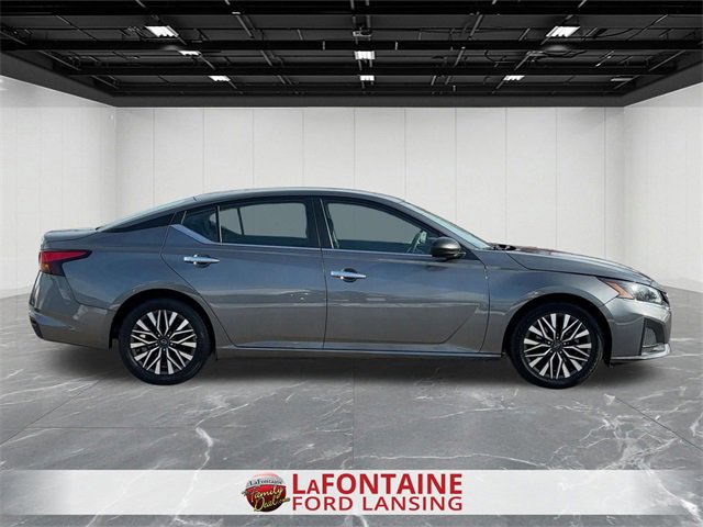 Used 2024 Nissan Altima 2.5 SV image 6