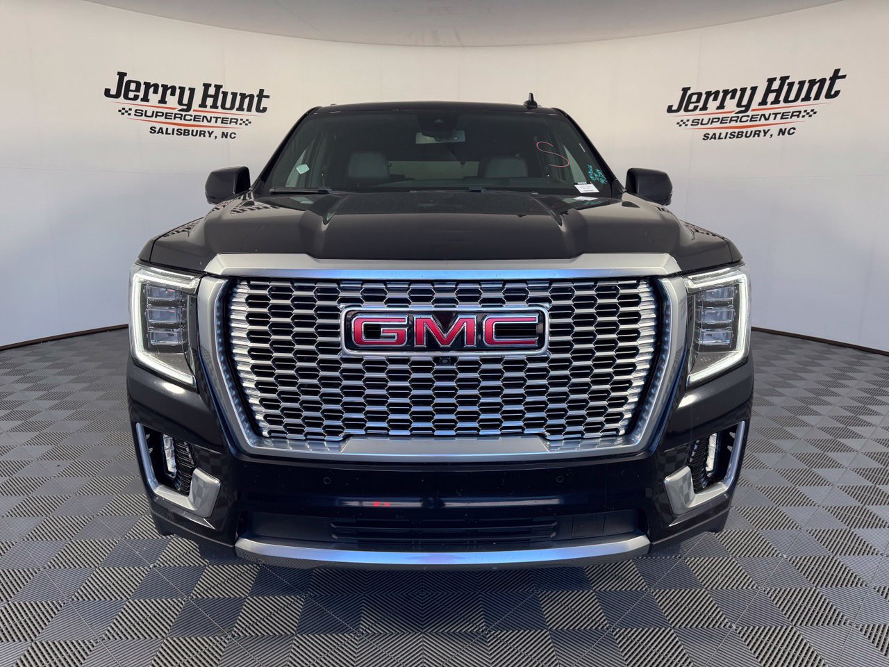 Used 2023 GMC Yukon Denali AWD/4WD image 4