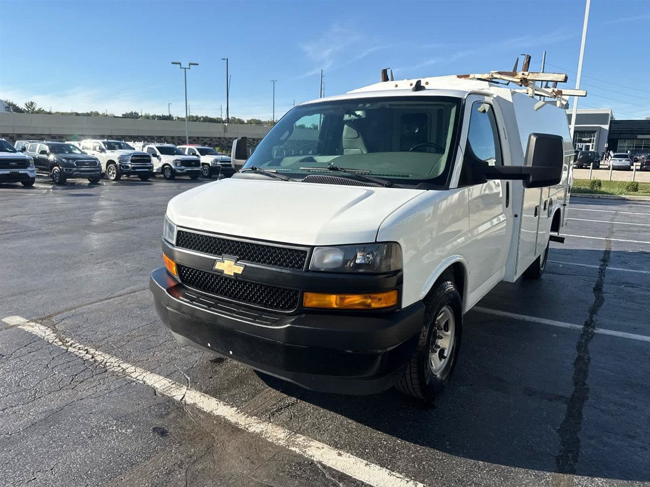 Used 2020 Chevrolet Express 3500 w/ Power Convenience Package RWD image 4