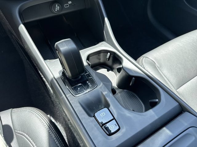 Certified 2025 Volvo XC40 B5 Core w/ Protection Package Premier AWD/4WD image 24