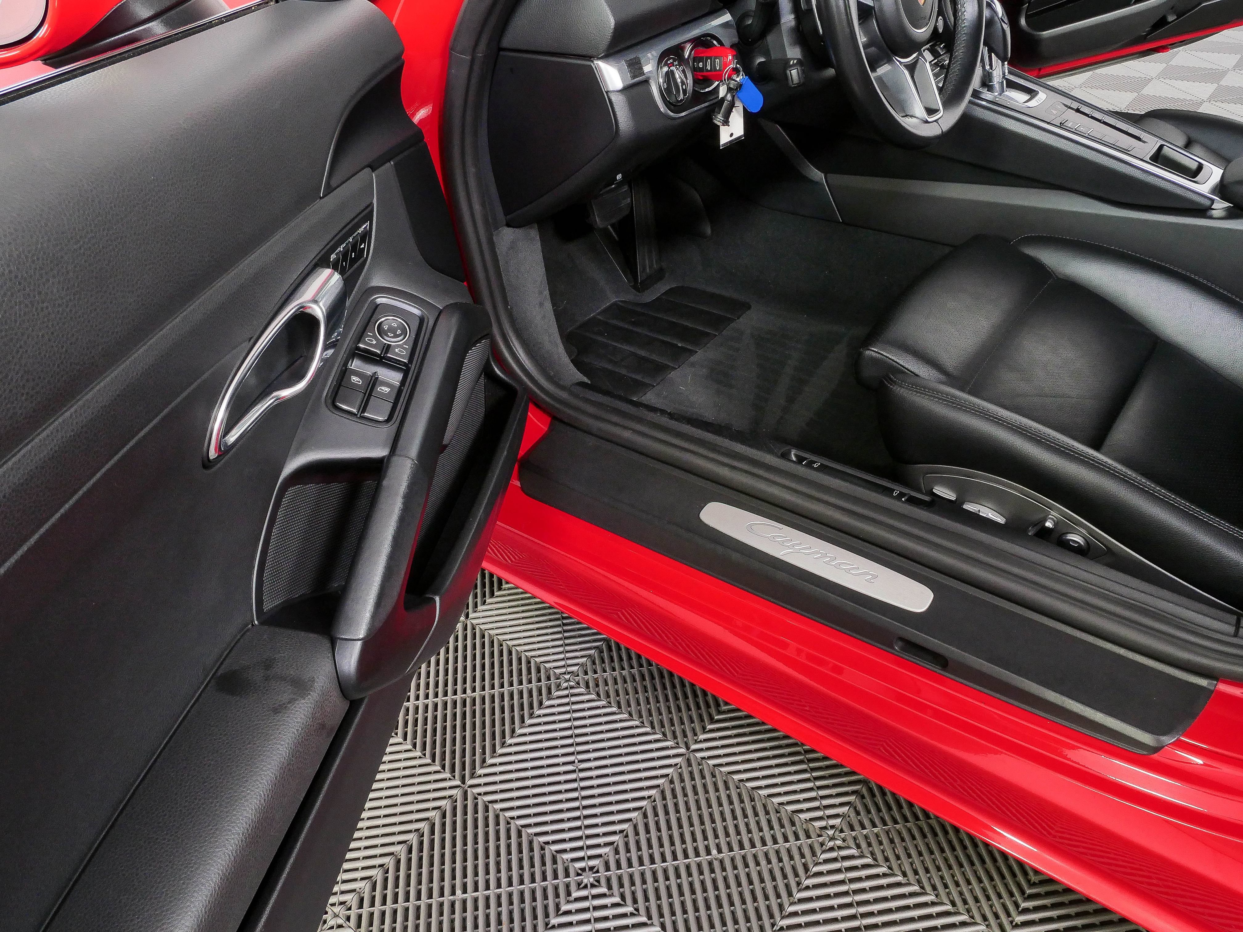 Certified 2018 Porsche 718 Cayman RWD image 8