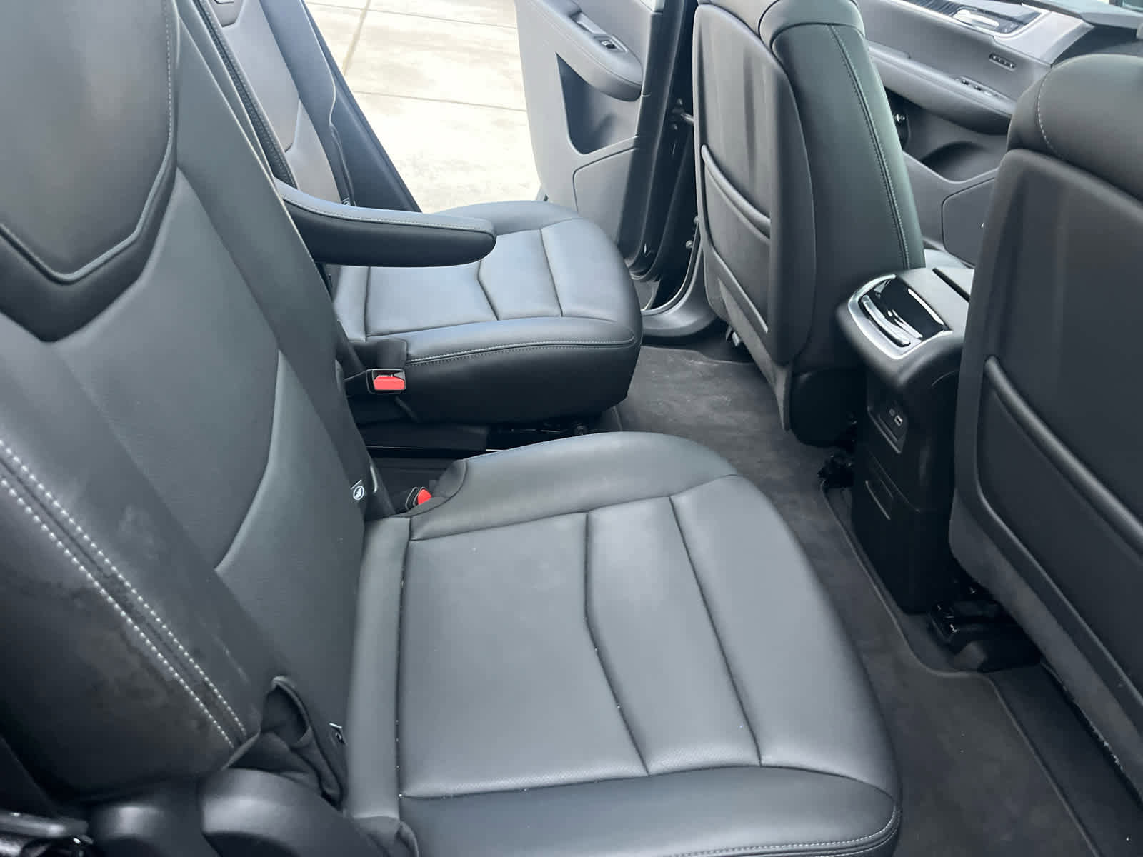 Used 2025 Cadillac XT6 Premium Luxury image 42