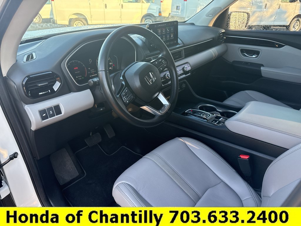 Certified 2025 Honda Pilot Touring image 22