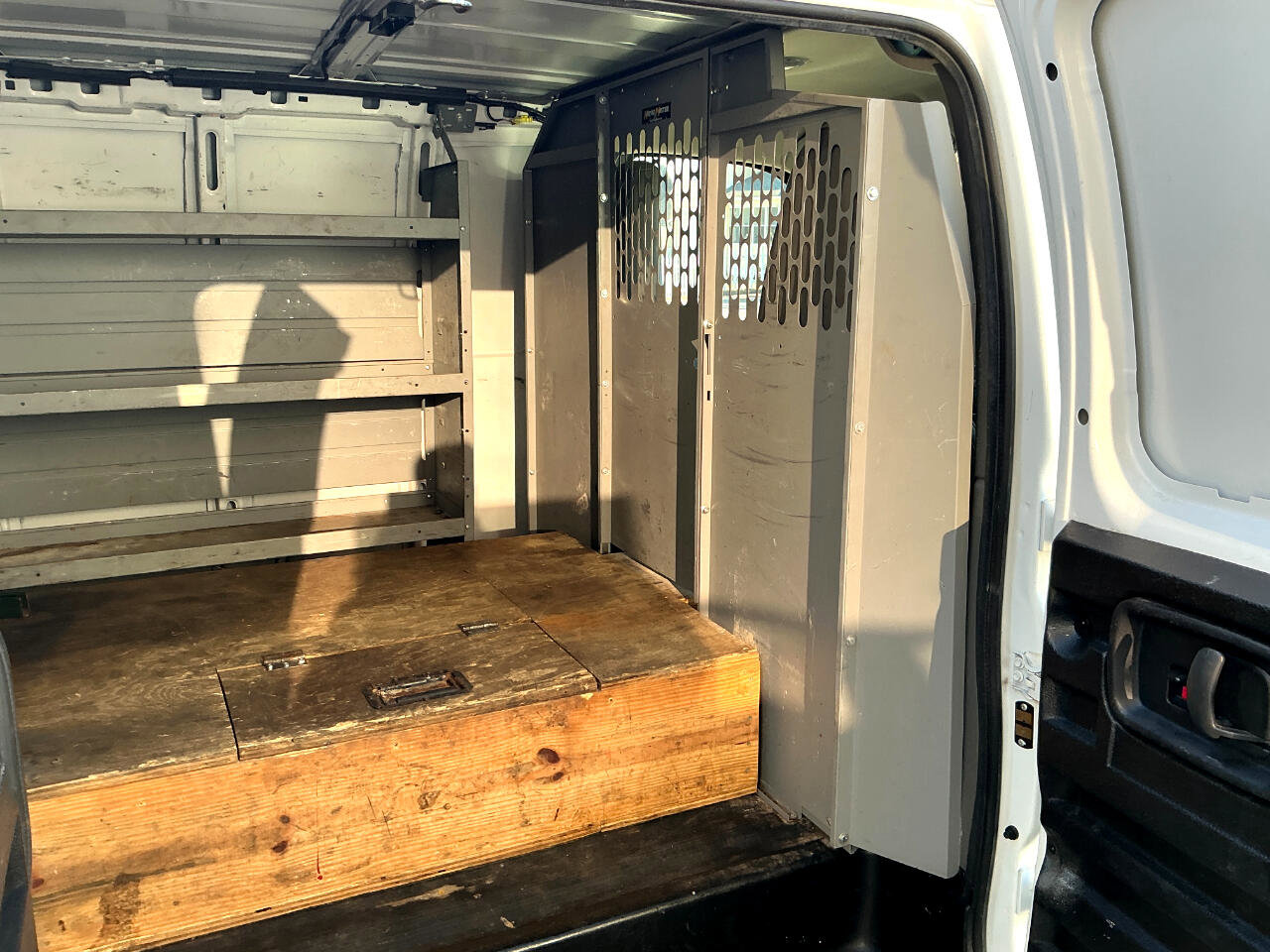 Used 2020 Chevrolet Express 3500 w/ Driver Convenience Package image 17