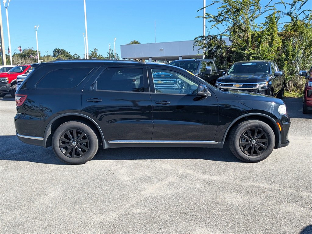 Used 2022 Dodge Durango SXT image 2