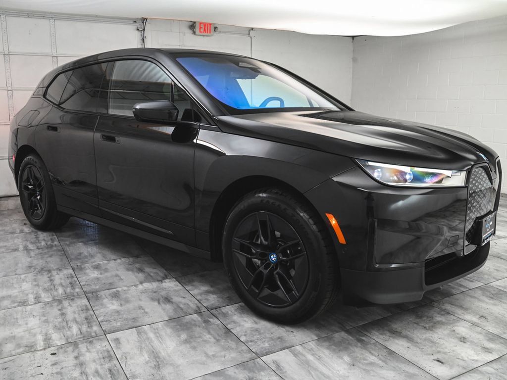 Used 2024 BMW iX xDrive50 w/ Convenience Package AWD/4WD image 3