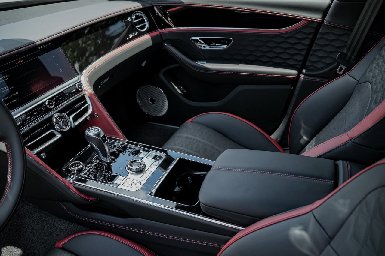 New 2025 Bentley Flying Spur Plug-In Hybrid image 19