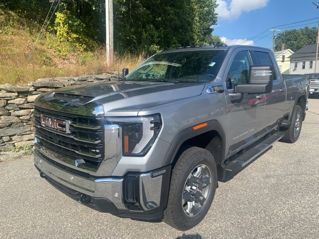New 2025 GMC Sierra 2500 SLE w/ SLE Value Package; image 4