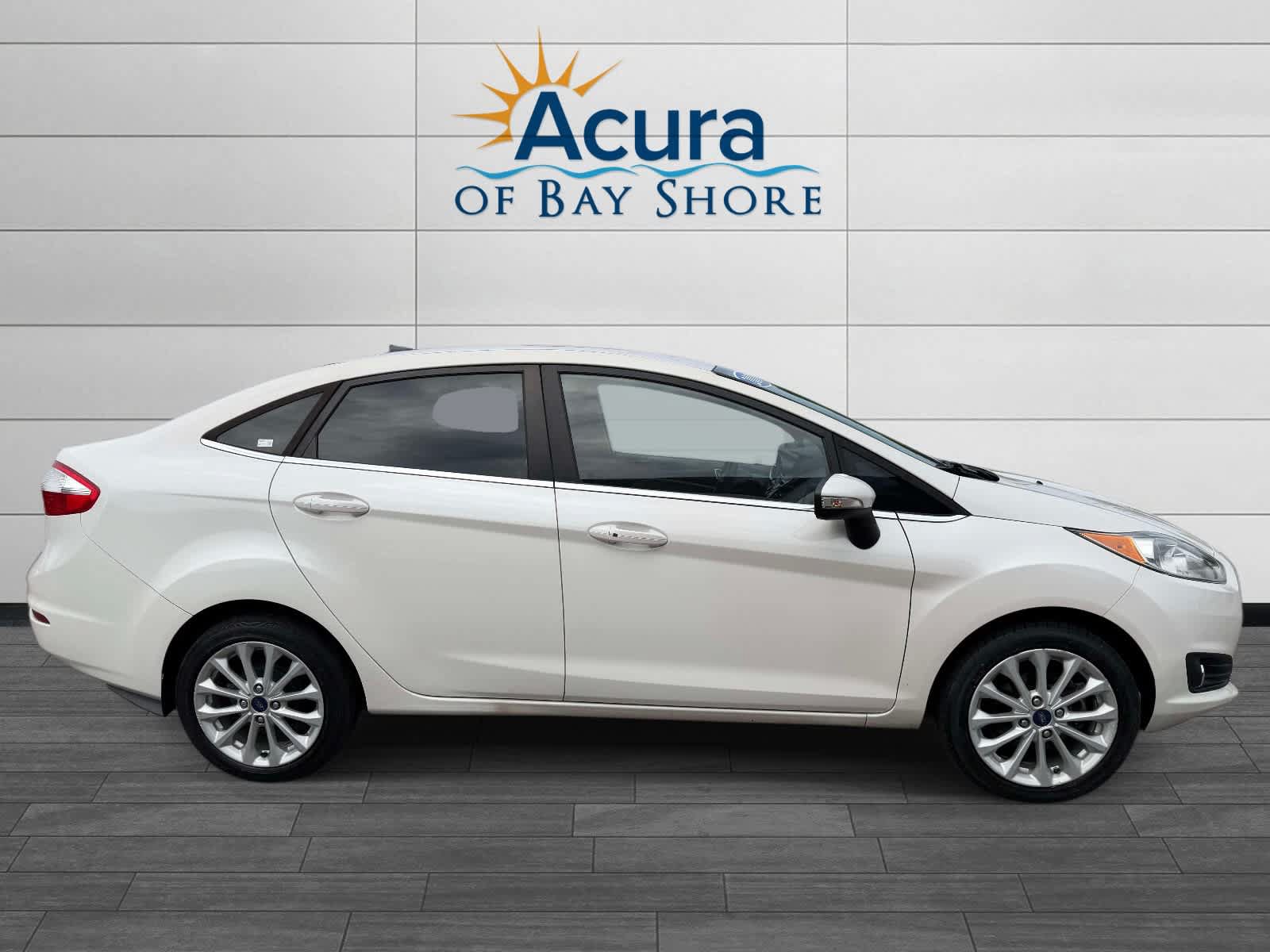 Used 2017 Ford Fiesta Titanium FWD image 4