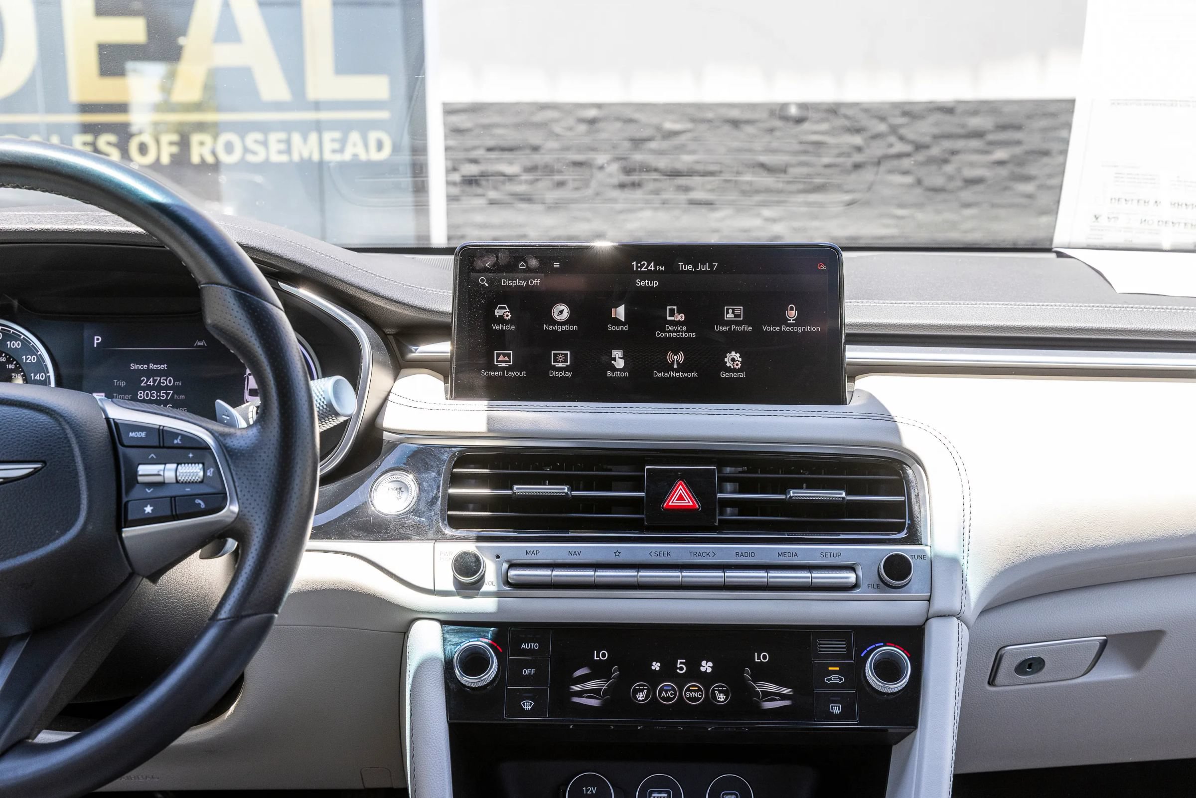 Used 2025 Genesis G70 2.5T RWD image 33