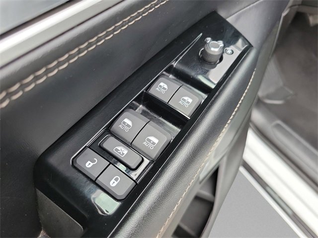 Used 2023 Jeep Wagoneer Series III w/ Preferred Equipment Group image 13