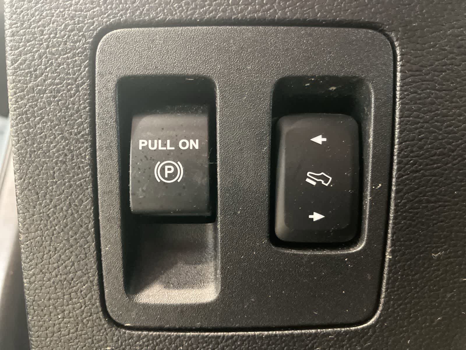Used 2019 Ford F150 XLT w/ Equipment Group 302A Luxury AWD/4WD image 15