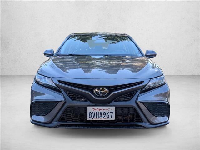 Used 2021 Toyota Camry SE video 2
