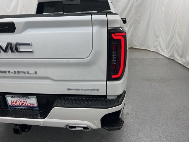 Used 2025 GMC Sierra 1500 Denali Ultimate AWD/4WD image 6
