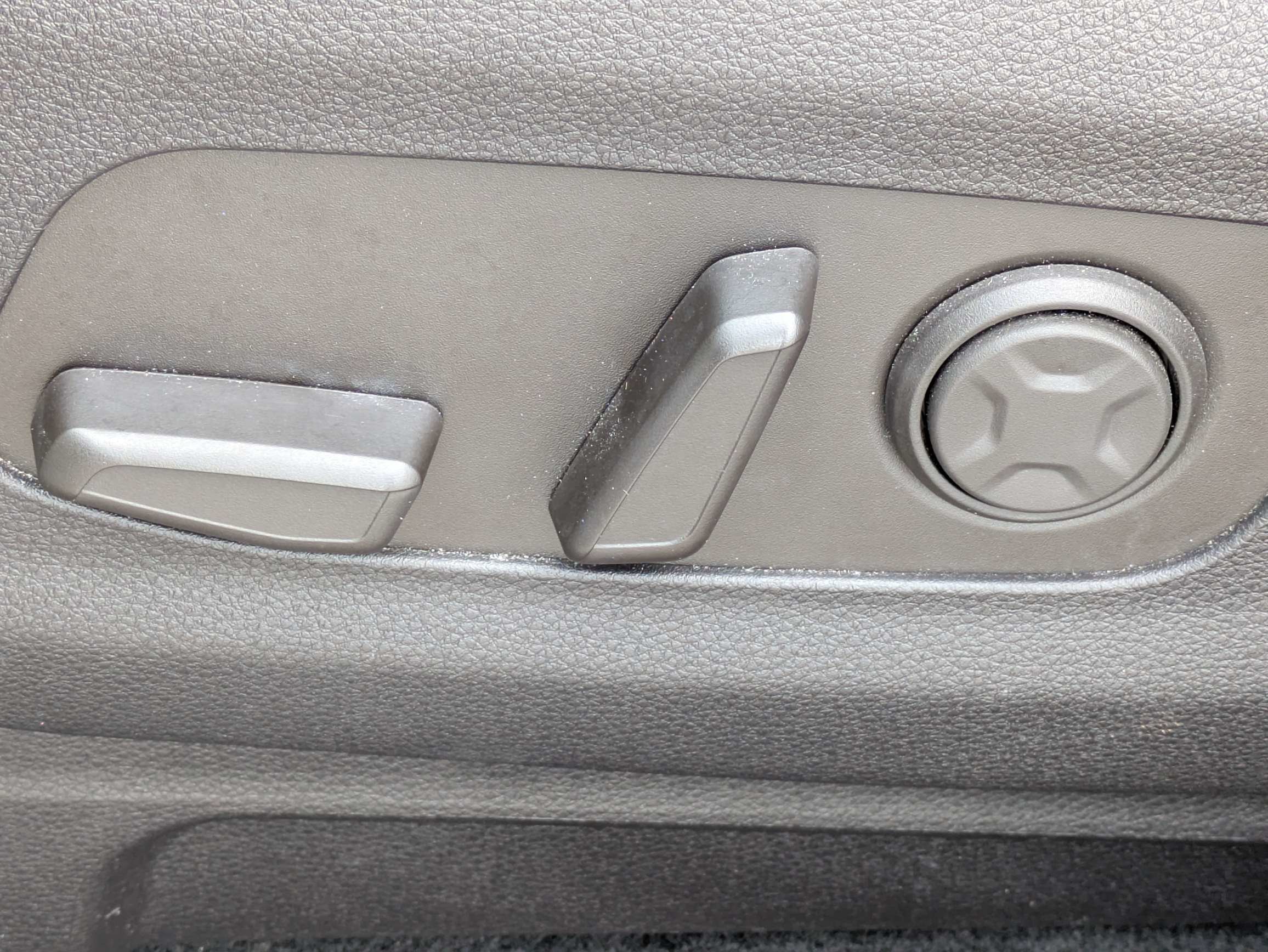 Certified 2026 Kia Carnival LXS FWD image 18