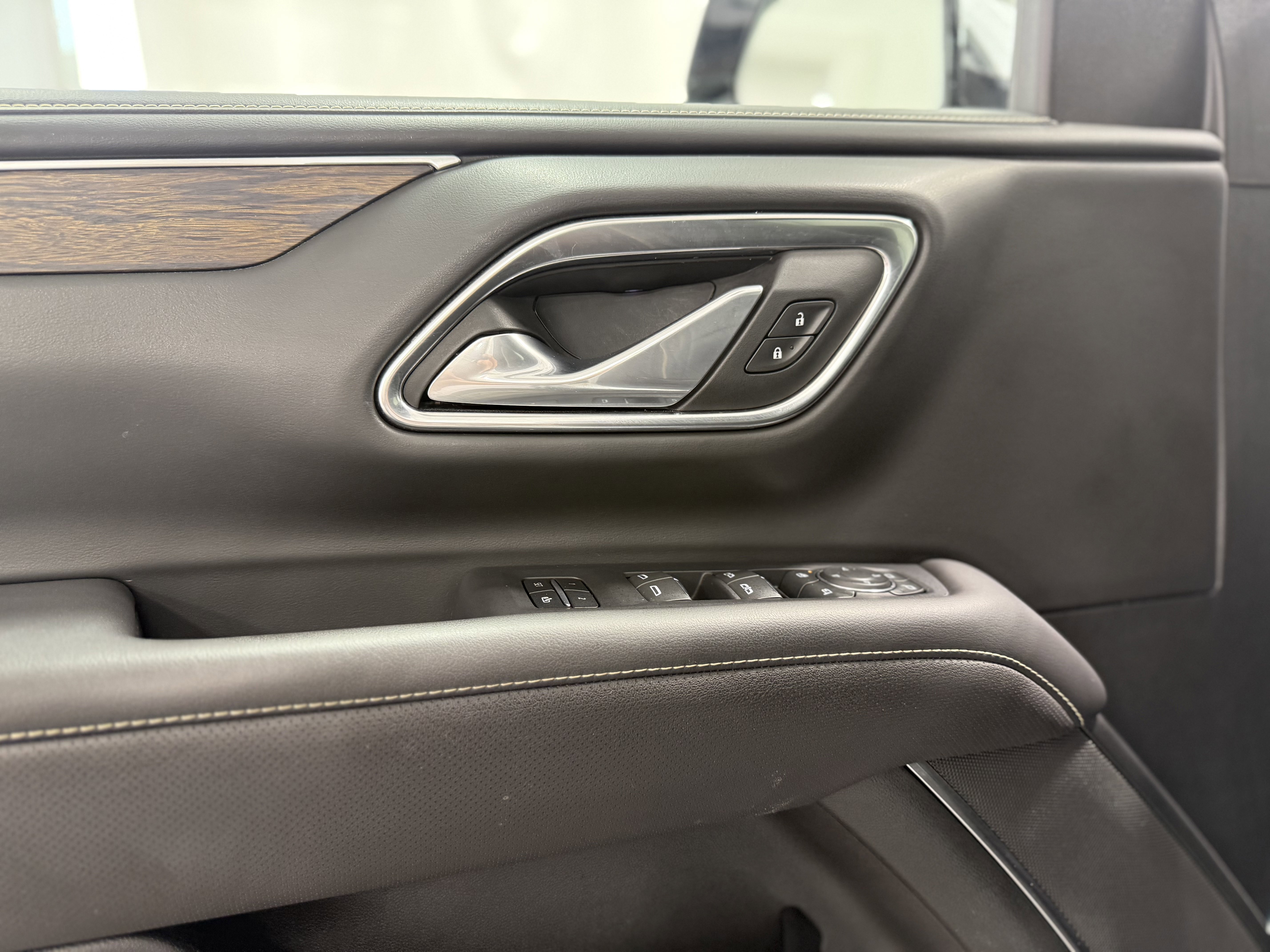 Used 2024 Chevrolet Tahoe Premier image 14