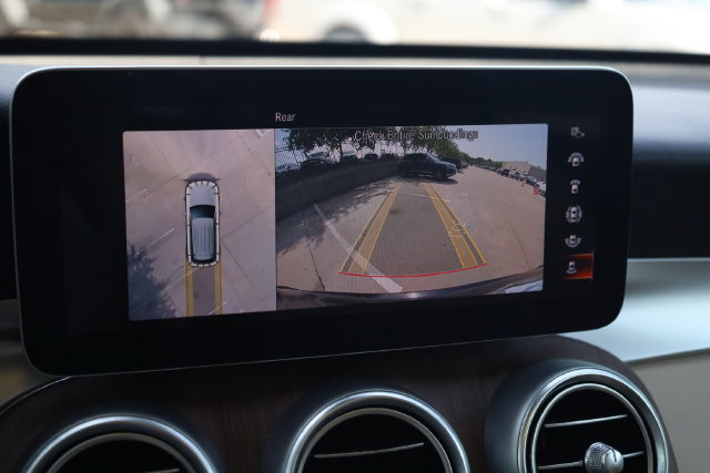 Used 2021 Mercedes-Benz GLC 300 4MATIC w/ Multimedia Package image 18