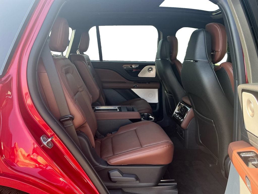 Certified 2026 Lincoln Aviator Reserve AWD/4WD image 23
