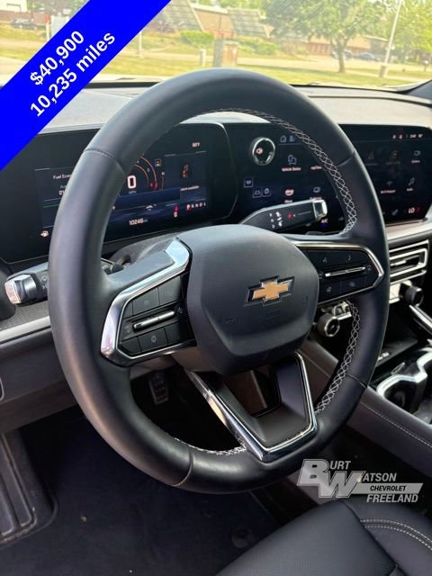 Used 2025 Chevrolet Traverse LT w/ Driver Confidence Package AWD/4WD image 17