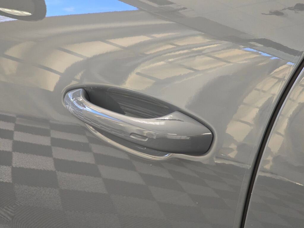 New 2026 Porsche Cayenne GTS image 25