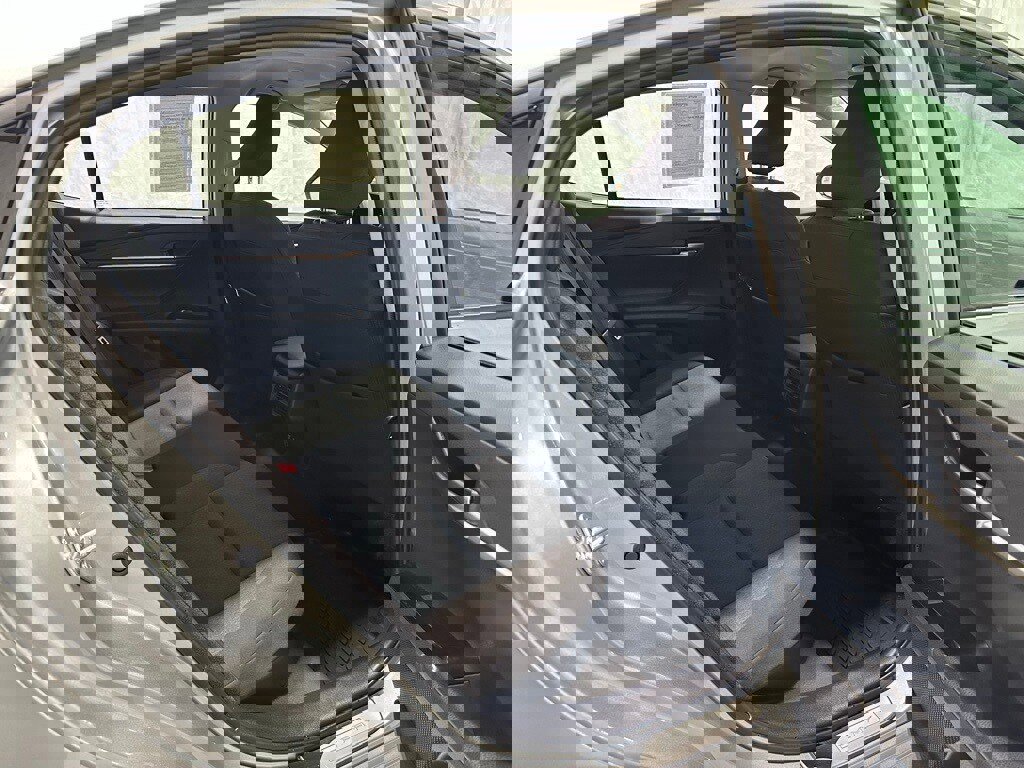 Used 2025 Toyota Camry LE image 51