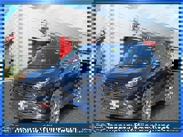 Used 2024 Toyota RAV4 XLE image 4